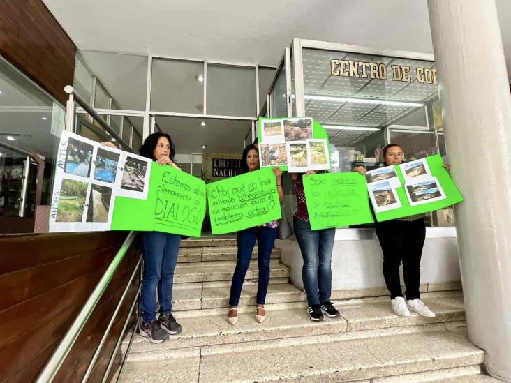 Protestan contra explotación de arenales de Coatepec