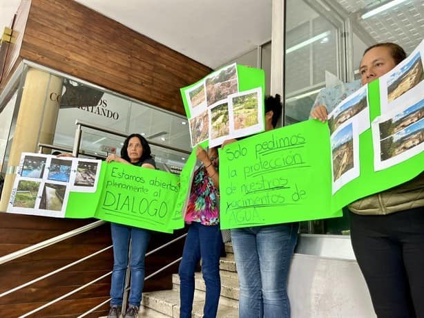 Protestan contra explotación de arenales de Coatepec
