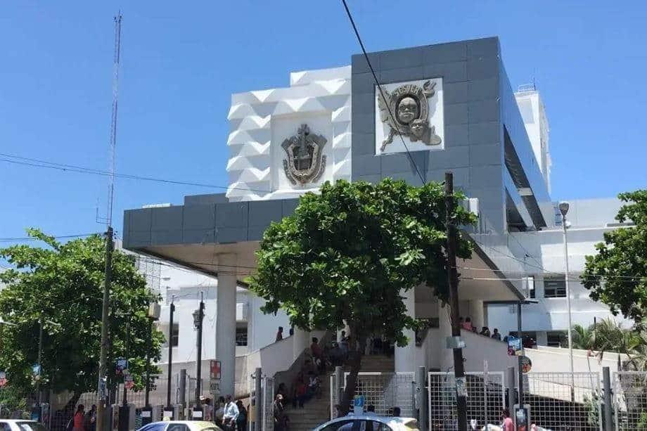 Trabajadores del Hospital Regional de Veracruz denuncian presuntos hostigamientos para hacer su trabajo