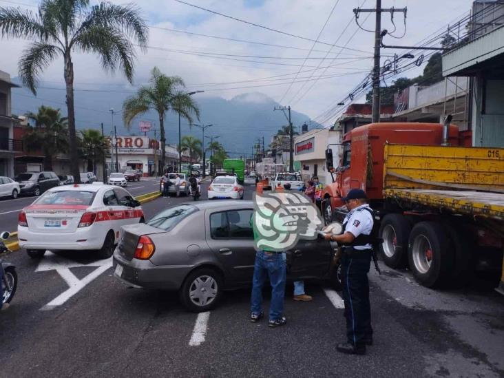 Dos personas resultan heridas en aparatoso accidente en Orizaba