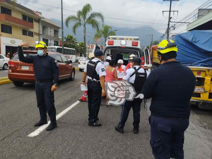 Dos personas resultan heridas en aparatoso accidente en Orizaba