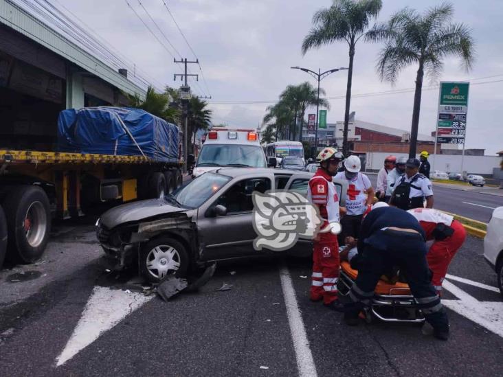 Dos personas resultan heridas en aparatoso accidente en Orizaba