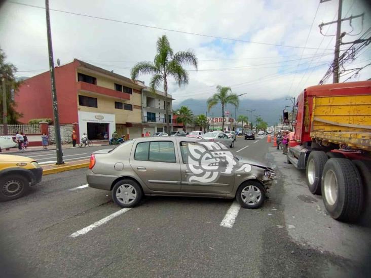 Dos personas resultan heridas en aparatoso accidente en Orizaba