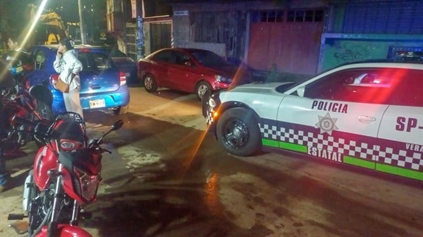 Colisionan motociclista y auto en la avenida Ébano, en Xalapa