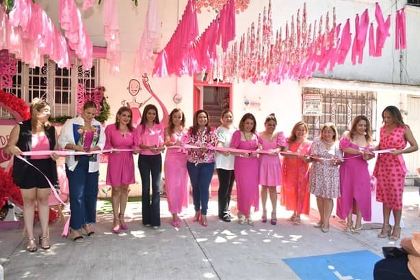 Grupo Reto Veracruz realiza corte de listón para inaugurar el Mes Rosa