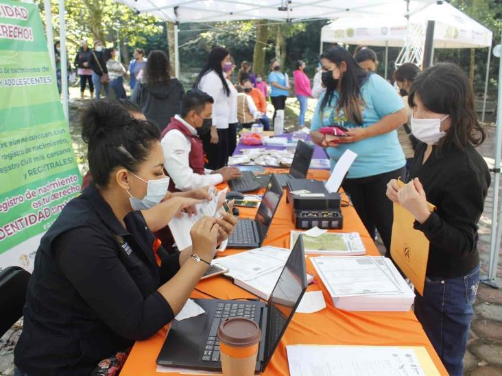 Registro Civil lleva brigadas a la periferia de Xalapa