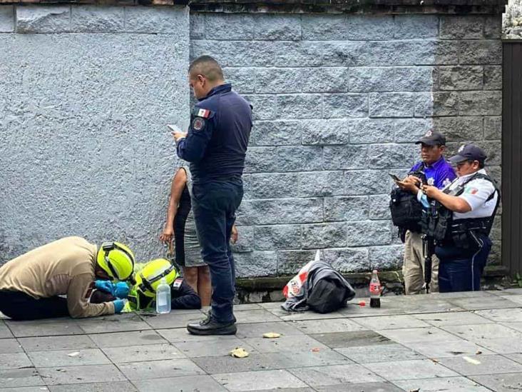 Adulto mayor sufre fuerte caída en paseo del río Orizaba