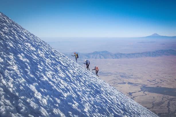 ¿Cuánto tiempo se tarda en subir el Pico de Orizaba?