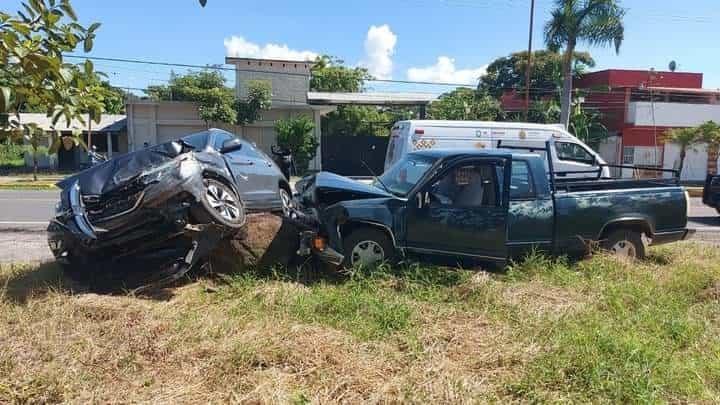 Conductor sufre preinfarto y choca contra camioneta en la Córdoba-La Tinaja