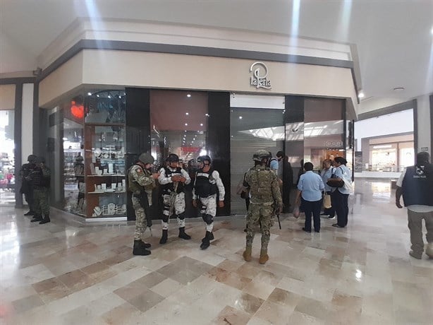 Veracruz: Hombres armados asaltan joyería en Plaza Las Américas