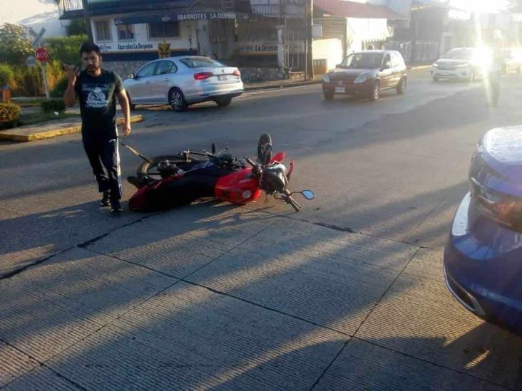 Motociclista es embestido por auto en Fortín y termina en hospital