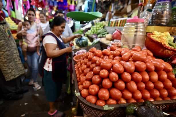 En agonía, comerciantes no logran estabilizar precios de la canasta básica en mercados de Veracruz