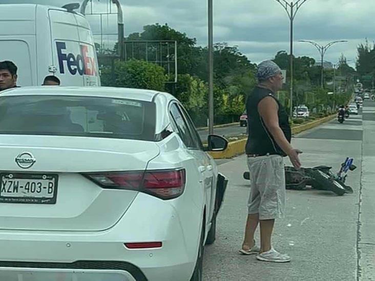 Choque entre auto y motocicleta, en Misantla, deja cuantiosos daños