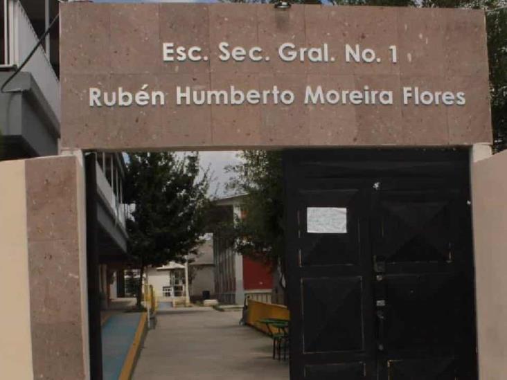 Es de Veracruz niño que apuñaló a maestra; sufría bullying y discriminación de ella, denuncian