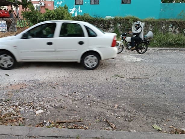 Con baches, así lucen las olvidadas calles del Infonavit Buenavista, en Veracruz