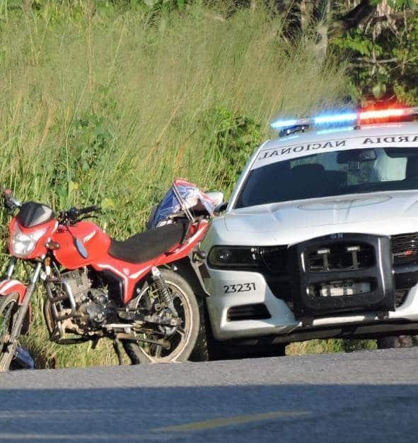 Motociclista sufre accidente en carretera a Tres Valles, en Veracruz
