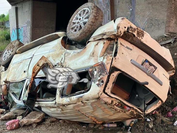 De milagro, se salva tras brutal accidente en la Córdoba-Puebla
