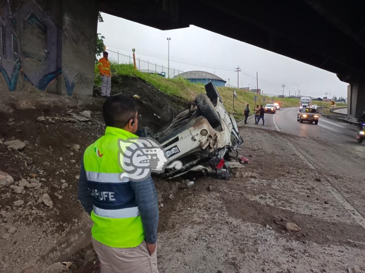 De milagro, se salva tras brutal accidente en la Córdoba-Puebla