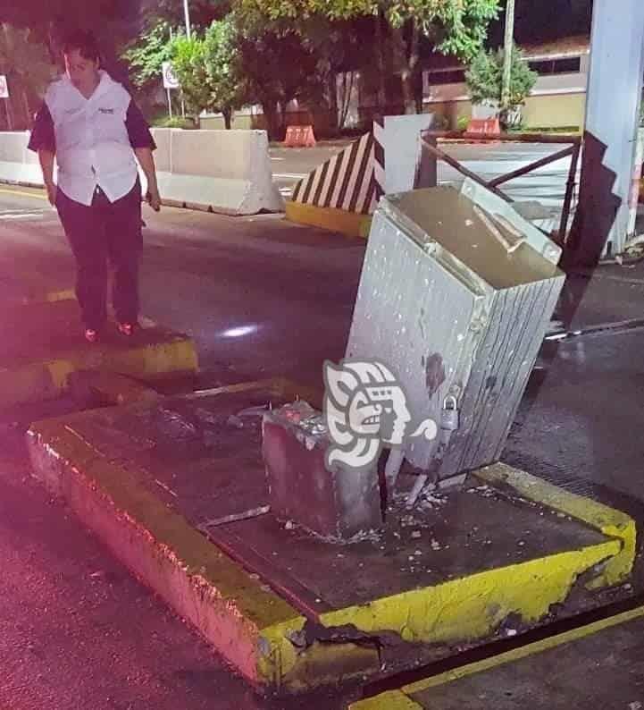 Tercer choque en 15 días en ex caseta de cobro de Fortín de las Flores