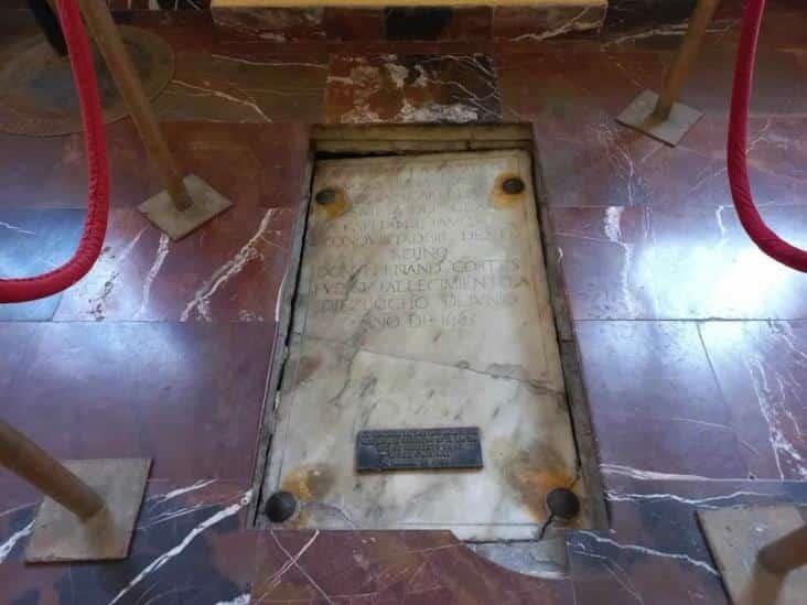 En este edificio de Veracruz está la tumba de la bisnieta de Hernán Cortés