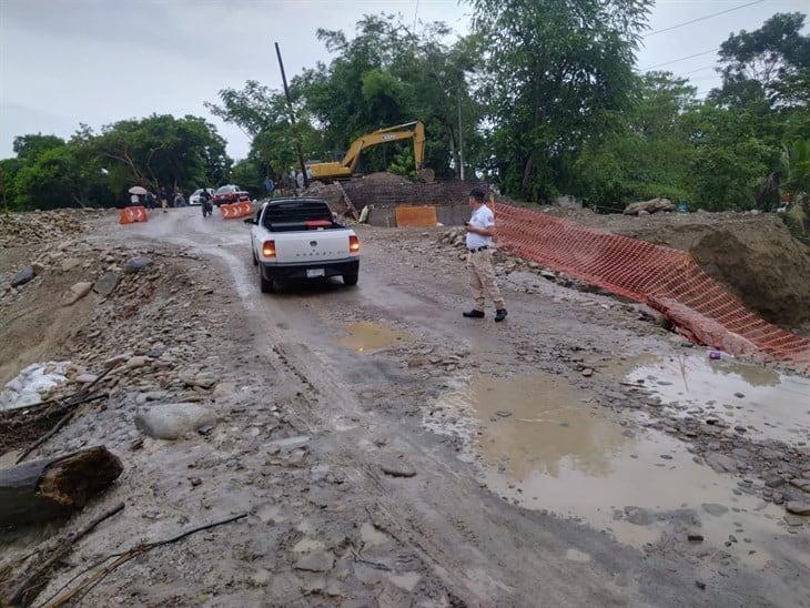 Abren el paso en Puente Culebras de Santa Cruz Hidalgo