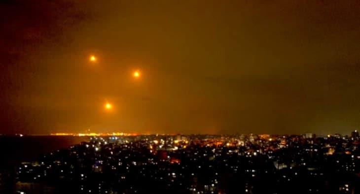 Israel: aparecen OVNIS en el cielo de Gaza en medio de los bombardeos (+Video)