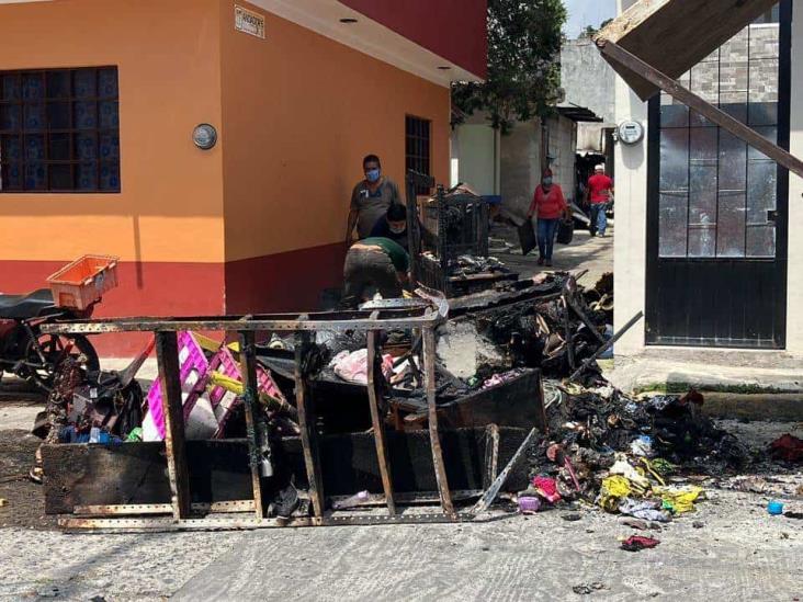 Voraz incendio consume humilde vivienda en Ixhuatlancillo