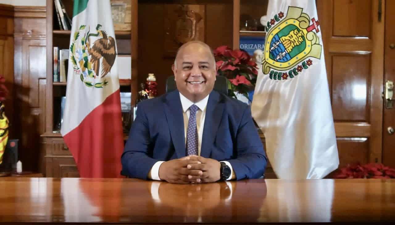 Eric Cisneros le renuncia a Cuitláhuac