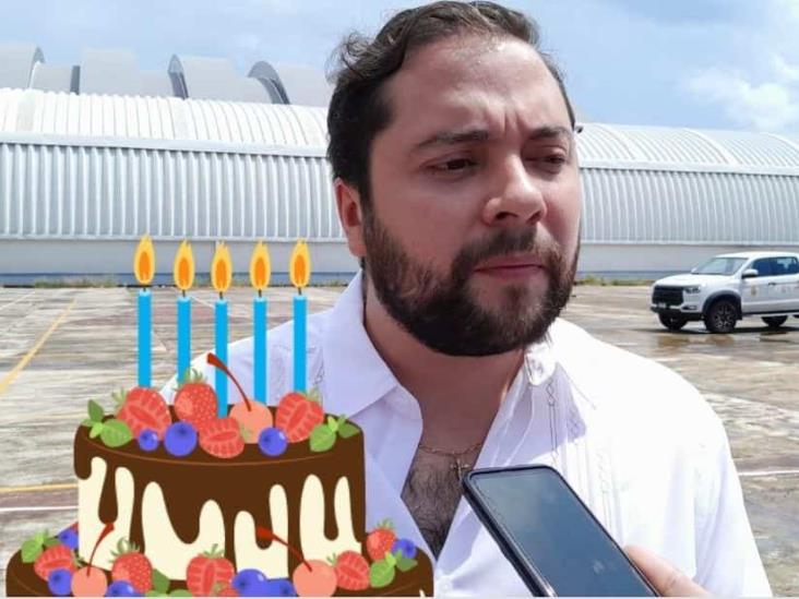 Funcionario de  Salud de Veracruz se festeja cumpleaños en hospital con mariachis