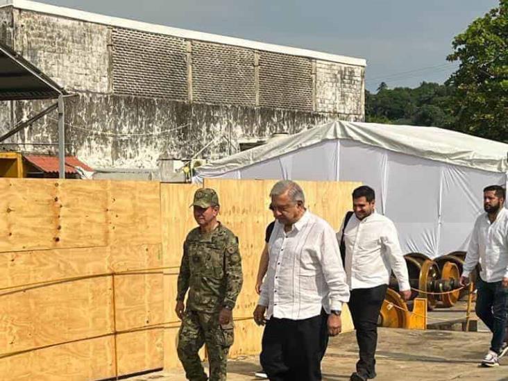 Desde Coatzacoalcos, AMLO pone en marcha corrida de prueba del Tren Interoceánico