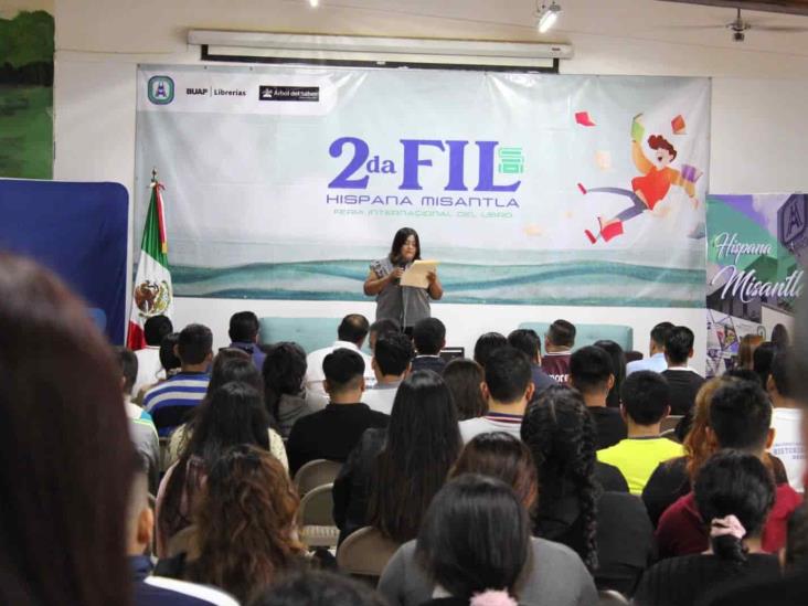 Inauguran Segunda Feria del Libro de la Universidad Hispana Misantla