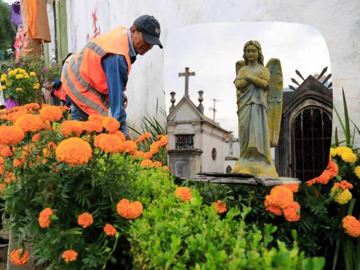 Día de Muertos: Alistan panteones de Xalapa; esperan a miles de fieles