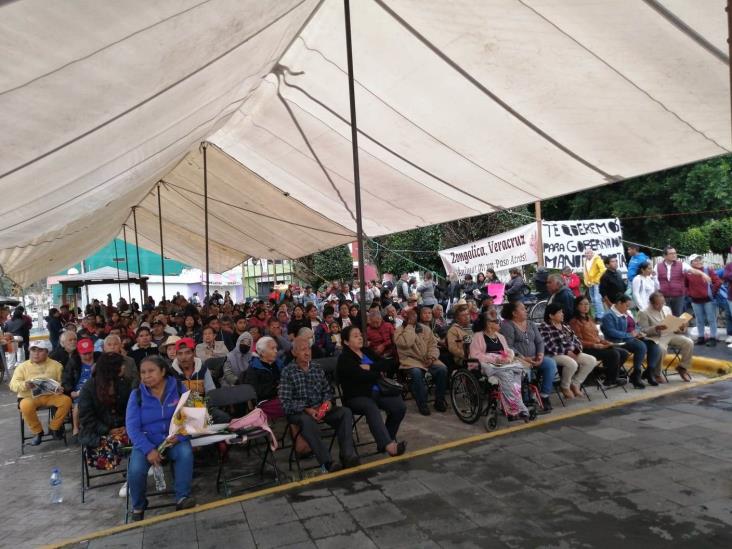 Con peticiones, reciben a Manuel Huerta en Nogales