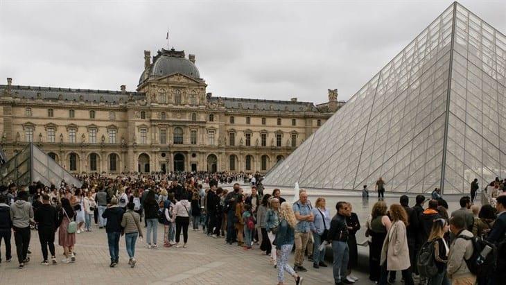 Amenaza de atentado terrorista prende las alarmas en París (+Video)