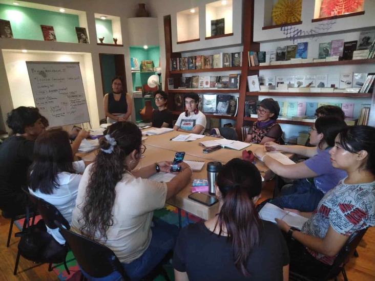 En Xalapa, realizan círculo de lectura y taller ‘Brujas mexicanas’