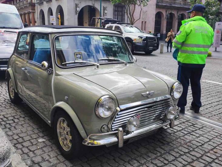 Exposición de autos antiguos en Xalapa con noble causa