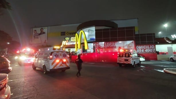 Motorrepartidor es apuñalado por comensal dentro de McDonald’s, en Xalapa