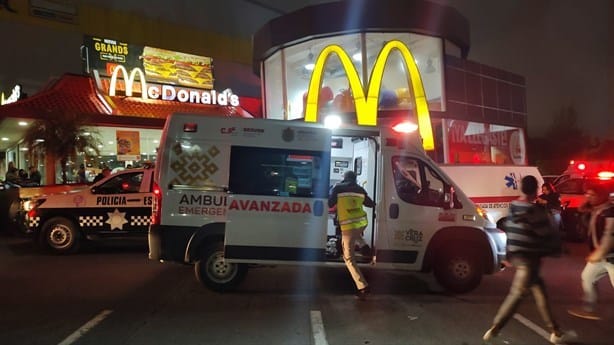 Motorrepartidor es apuñalado por comensal dentro de McDonald’s, en Xalapa