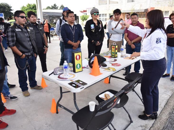 En Xalapa, capacitan a motociclistas para prevenir accidentes