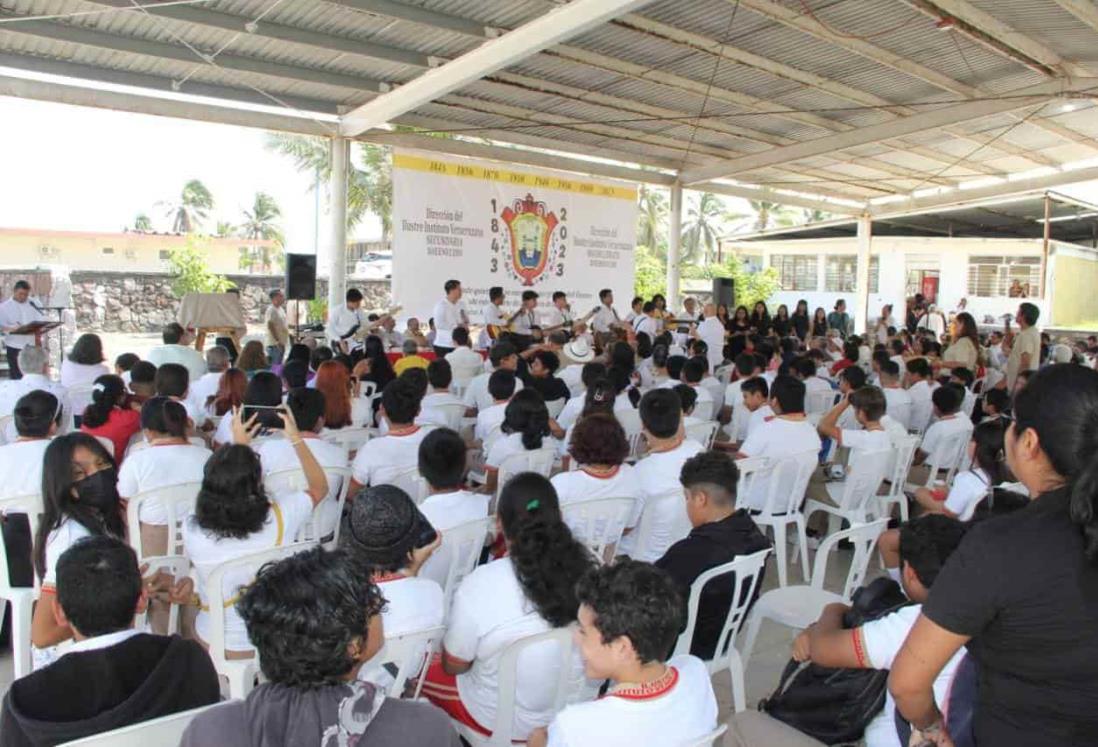 Celebran 180 años de gloria del Ilustre Instituto Veracruzano