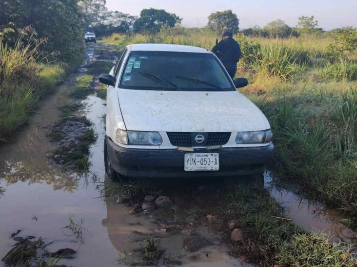 Reportan vehículo abandonado en San Rafael; investigan el caso