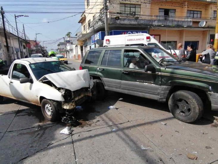 Accidente múltiple deja dos lesionados en Córdoba