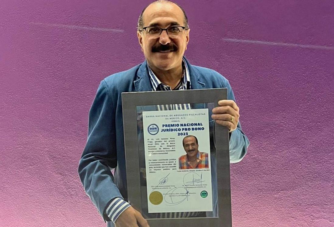 “El Pollo” Pérez Fraga recibe premio nacional por rescatar el Carnaval de Veracruz