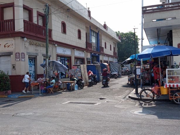 Comerciantes de mercados de Veracruz esperan reactivación económica por Día de Muertos