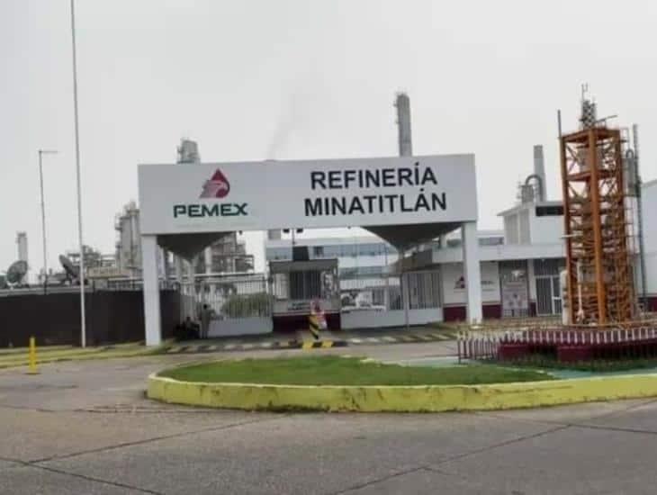 Evacuan refinería de Minatitlán por fuga de sustancias peligrosas