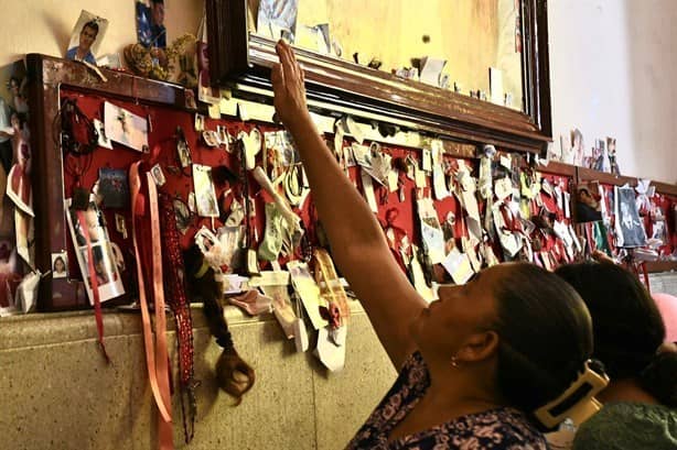 En día de San Rafael Guízar y Valencia, creyentes abarrotan catedral de Xalapa