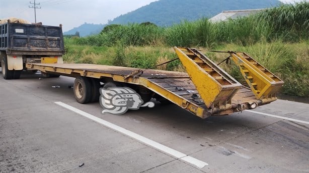 Choque entre tráiler y camioneta deja cuatro lesionados en Ixtaczoquitlán (+Video)