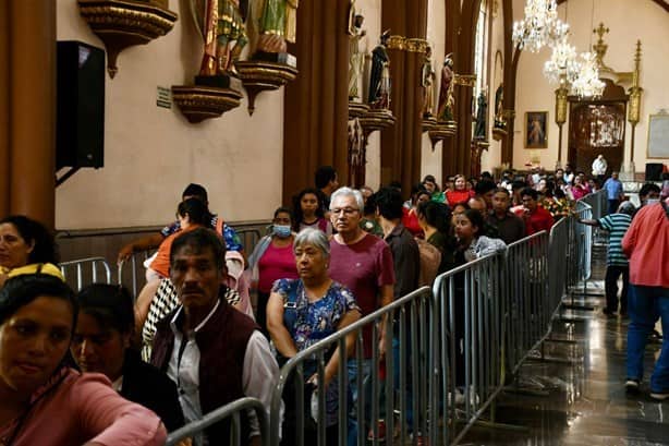 En día de San Rafael Guízar y Valencia, creyentes abarrotan catedral de Xalapa