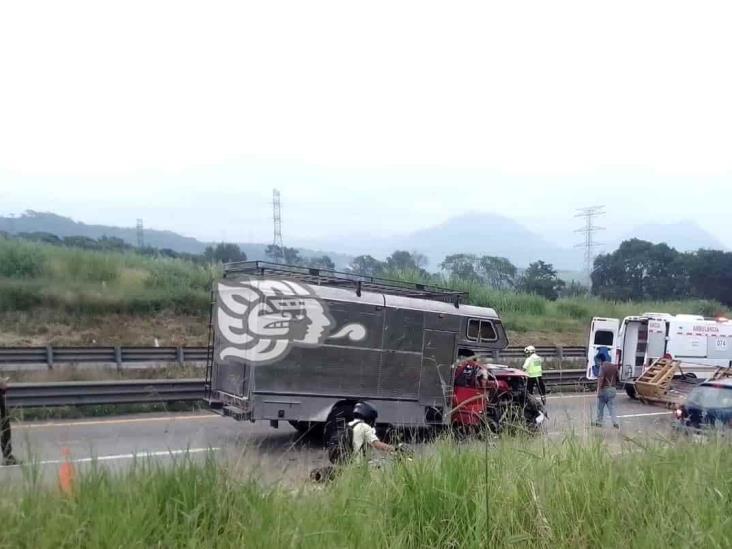 Choque entre tráiler y camioneta deja cuatro lesionados en Ixtaczoquitlán (+Video)