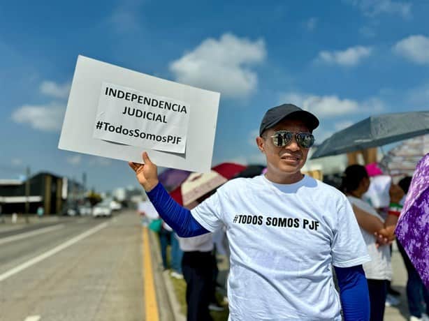 Con marcha, empleados del Poder Judicial anuncian levantamiento de plantón en Boca del Río | VIDEO